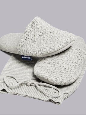 Hastens  Women's Light Gray Knit Slip-On Slippers